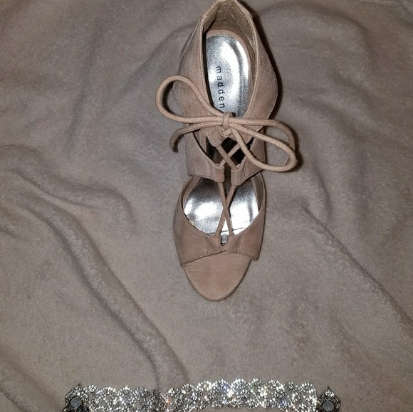 *SOLD* Nude lace up heels - Picture 2 of 6